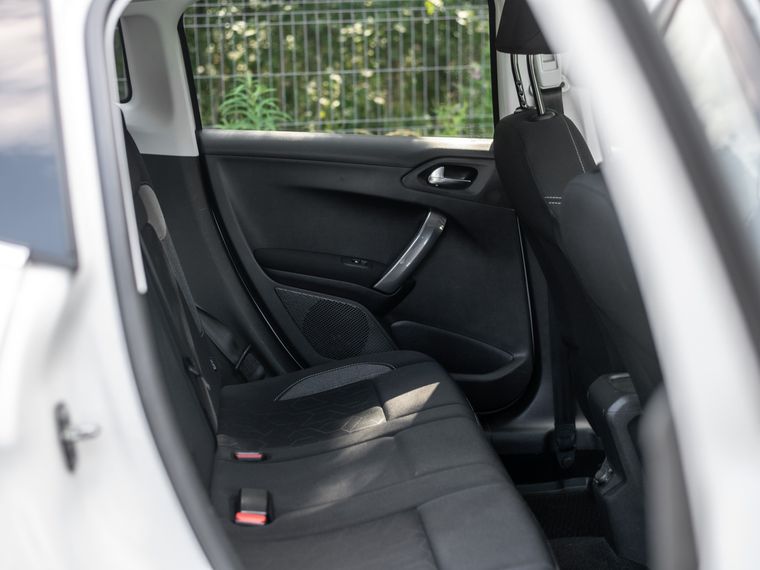 Peugeot 2008 2018 года, 93 398 км - вид 12