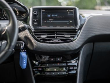 Peugeot 2008 2018 года, 93 398 км - вид 9