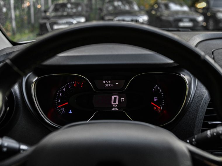 Renault Kaptur 2017 года, 89 368 км - вид 5