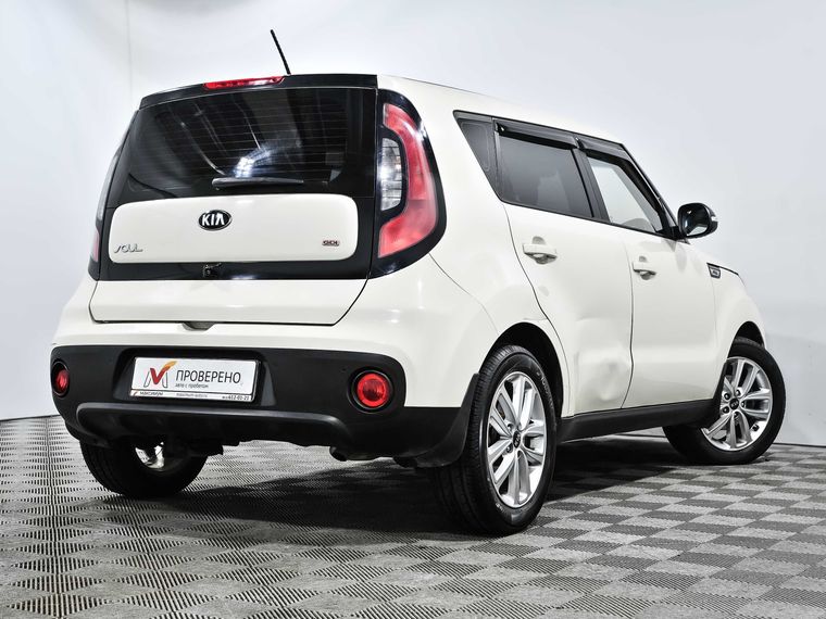 KIA Soul 2017 года, 140 732 км - вид 4