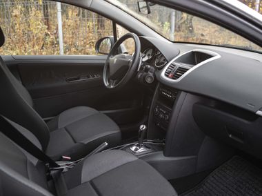 Peugeot 207 2010 года, 101 000 км - вид 11