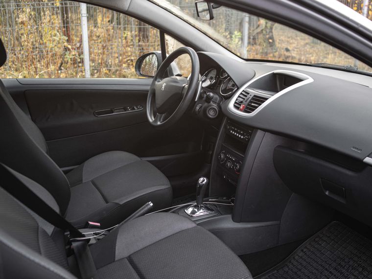 Peugeot 207 2010 года, 101 000 км - вид 11
