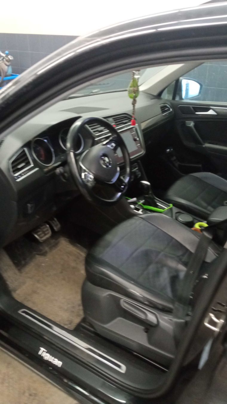 Volkswagen Tiguan 2018 года, 202 373 км - вид 5