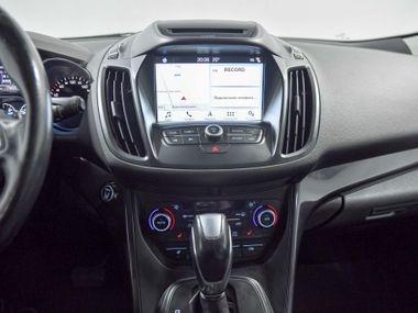 Ford Kuga 2018 года, 104 471 км - вид 11