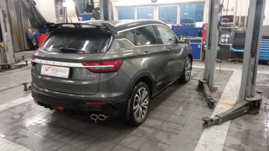 Geely Coolray 2023 года, 58 000 км - вид 3