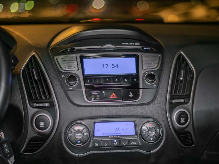 Hyundai ix35 2012 года, 145 000 км - вид 9