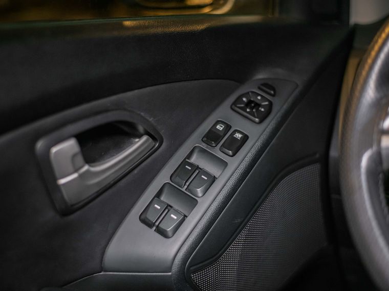 Hyundai ix35 2012 года, 145 000 км - вид 11