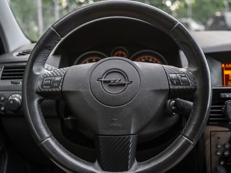 Opel Astra GTC 2010 года, 188 211 км - вид 6