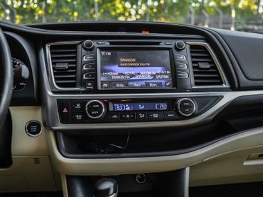 Toyota Highlander 2014 года, 150 000 км - вид 9