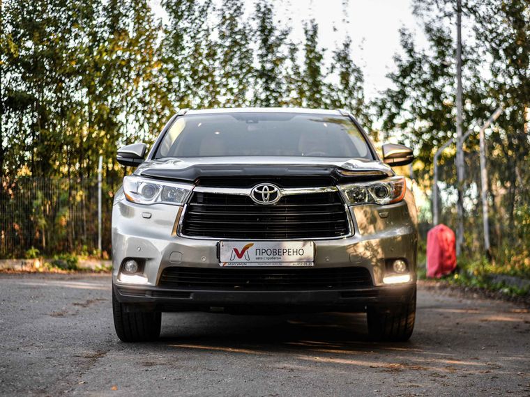 Toyota Highlander 2014 года, 150 000 км - вид 3