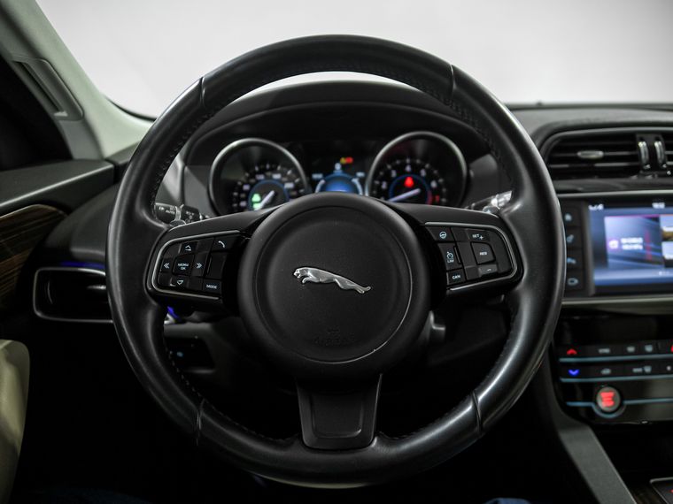 Jaguar F-Pace 2017 года, 97 758 км - вид 9