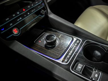 Jaguar F-Pace 2017 года, 97 758 км - вид 13