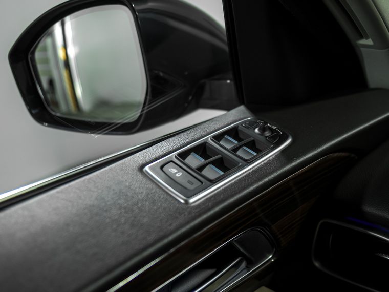 Jaguar F-Pace 2017 года, 97 758 км - вид 16