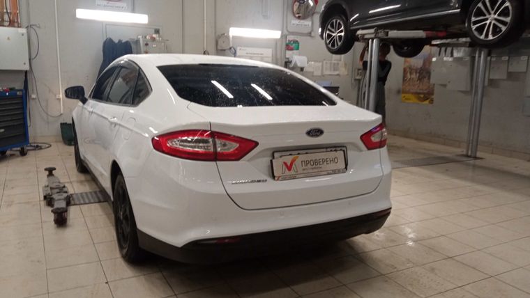 Ford Mondeo 2015 года, 230 595 км - вид 4