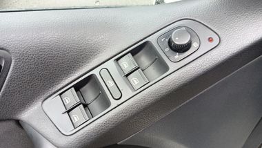 Volkswagen Tiguan 2013 года, 308 771 км - вид 15