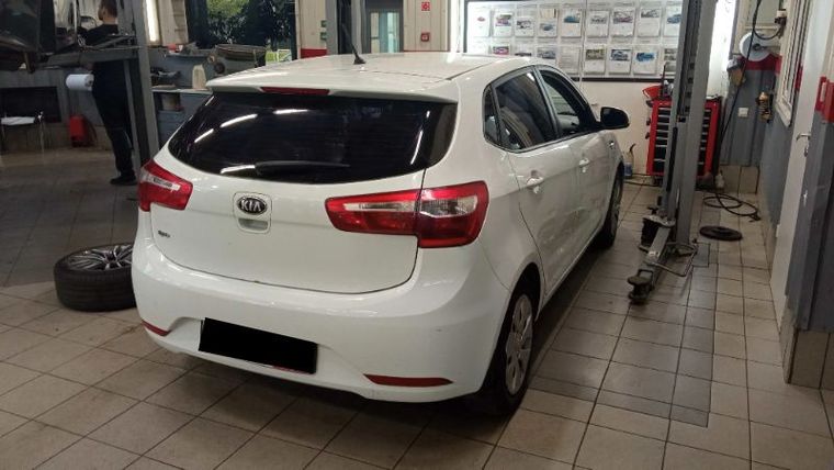 KIA Rio 2014 года, 106 679 км - вид 3