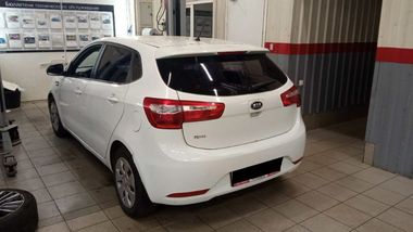 KIA Rio 2014 года, 106 679 км - вид 4