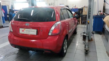 KIA Rio 2011 года, 178 815 км - вид 3