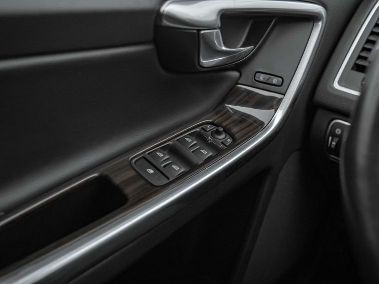 Volvo XC60 2016 года, 147 000 км - вид 11