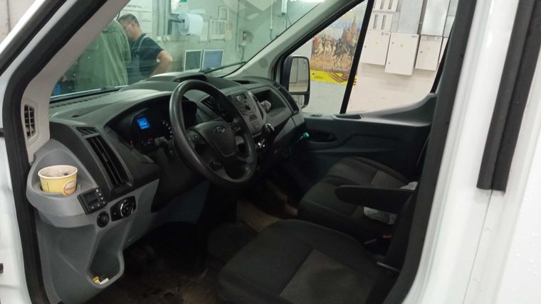 Ford Transit 2017 года, 80 390 км - вид 5