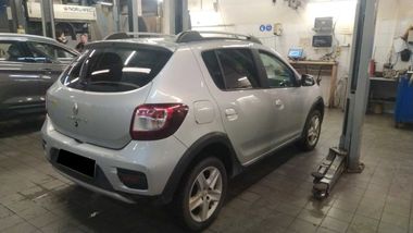 Renault Sandero Stepway 2015 года, 97 113 км - вид 3