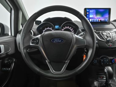 Ford Fiesta 2015 года, 64 210 км - вид 9