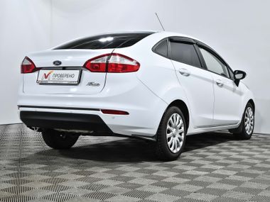 Ford Fiesta 2015 года, 64 210 км - вид 5