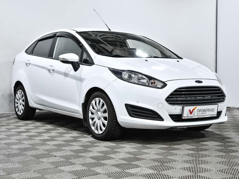 Ford Fiesta 2015 года, 64 210 км - вид 4