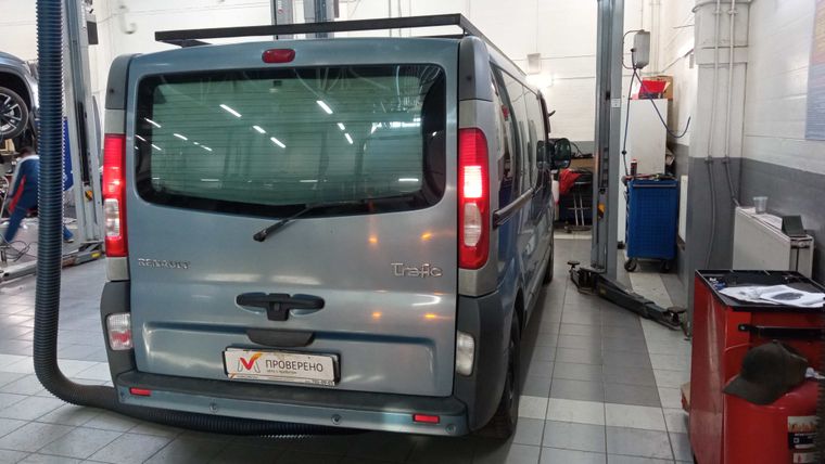 Renault Trafic 2009 года, 342 441 км - вид 3
