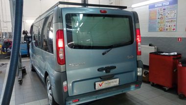 Renault Trafic 2009 года, 342 441 км - вид 4
