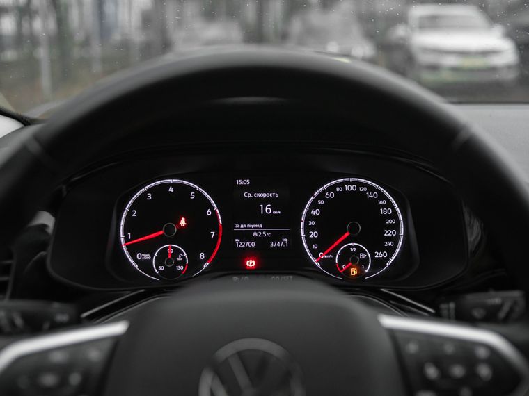 Volkswagen Polo 2022 года, 123 000 км - вид 5