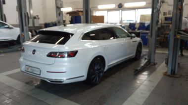 Volkswagen Arteon 2021 года, 71 061 км - вид 3