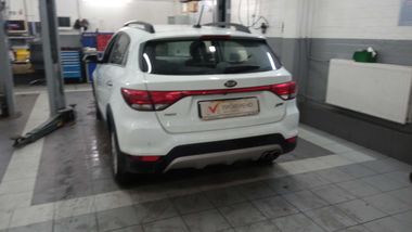Kia Rio X-Line 2018 года, 73 539 км - вид 4
