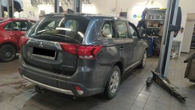 Mitsubishi Outlander 2017 года, 123 015 км - вид 3