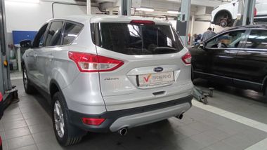 Ford Kuga 2015 года, 50 998 км - вид 4