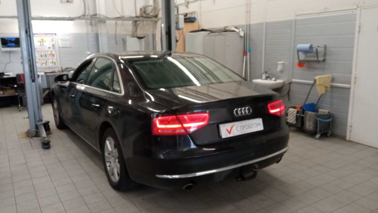 Audi A8 2011 года, 296 638 км - вид 4