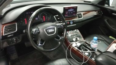 Audi A8 2011 года, 296 638 км - вид 5