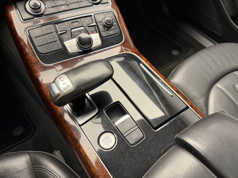 Audi A8 2011 года, 296 638 км - вид 13