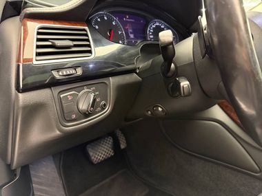 Audi A8 2011 года, 296 638 км - вид 8