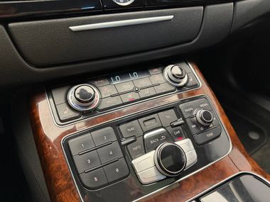 Audi A8 2011 года, 296 638 км - вид 12