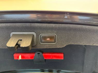 Audi A8 2011 года, 296 638 км - вид 34