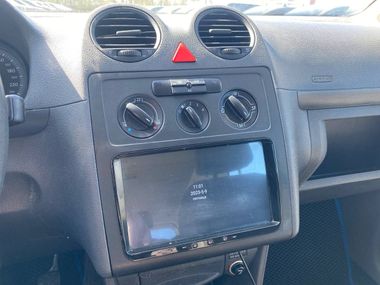 Volkswagen Caddy 2009 года, 258 655 км - вид 9