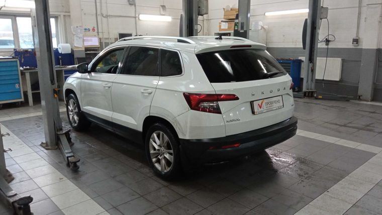 Skoda Karoq 2021 года, 57 880 км - вид 4