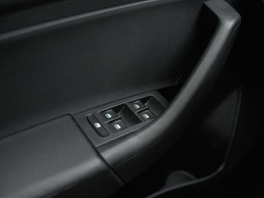 Skoda Rapid 2016 года, 110 223 км - вид 9