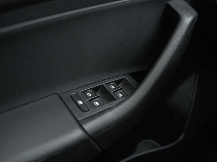 Skoda Rapid 2016 года, 110 223 км - вид 9