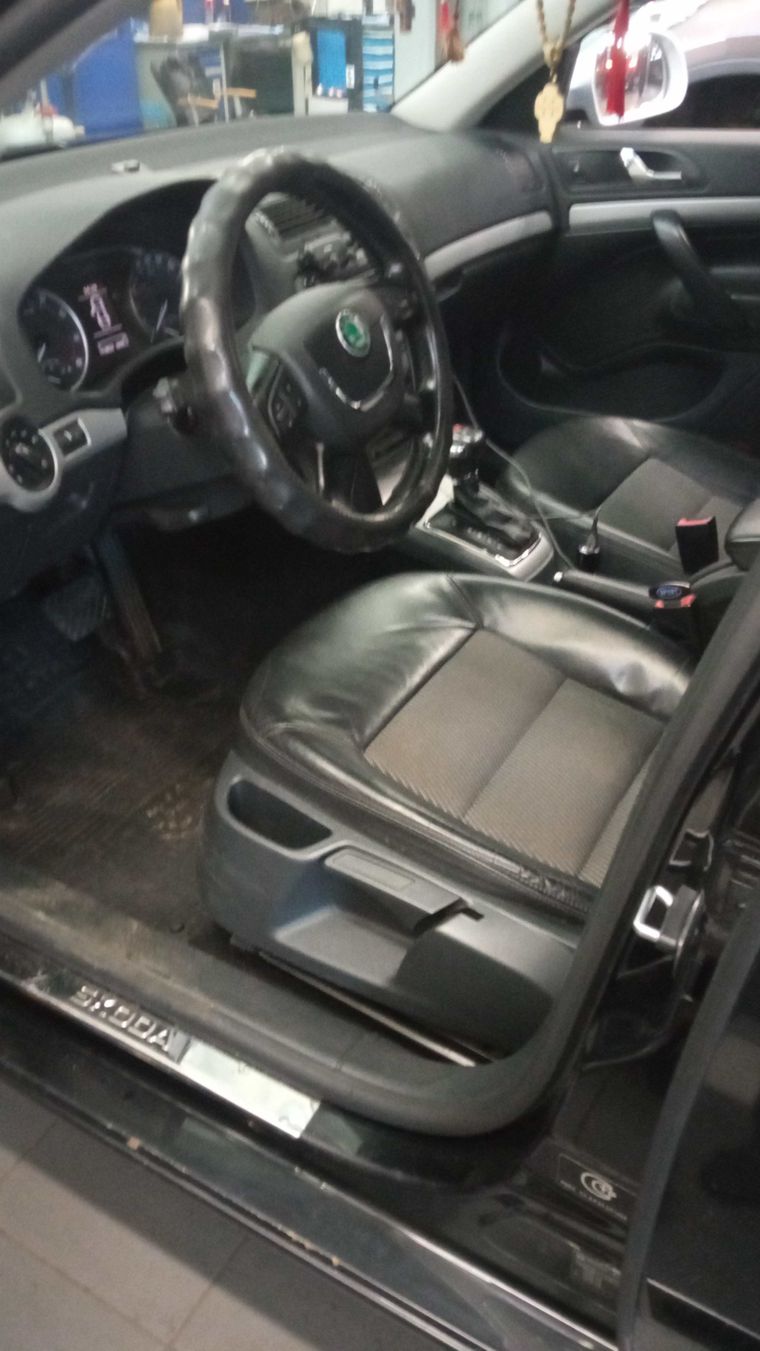 Skoda Octavia 2011 года, 213 832 км - вид 5