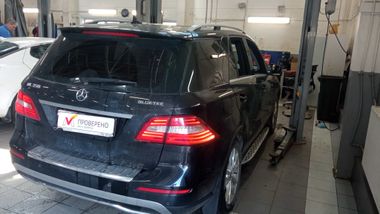 Mercedes-Benz M-класс 2013 года, 231 100 км - вид 3