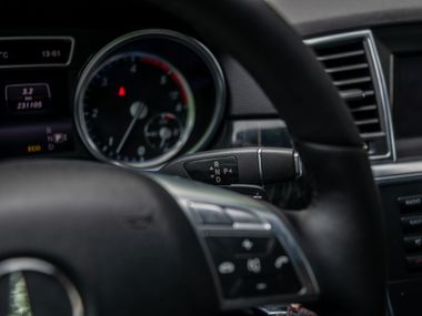 Mercedes-Benz M-класс 2013 года, 231 100 км - вид 8