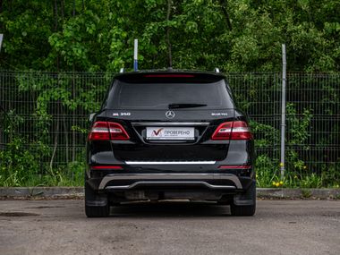 Mercedes-Benz M-класс 2013 года, 231 100 км - вид 4