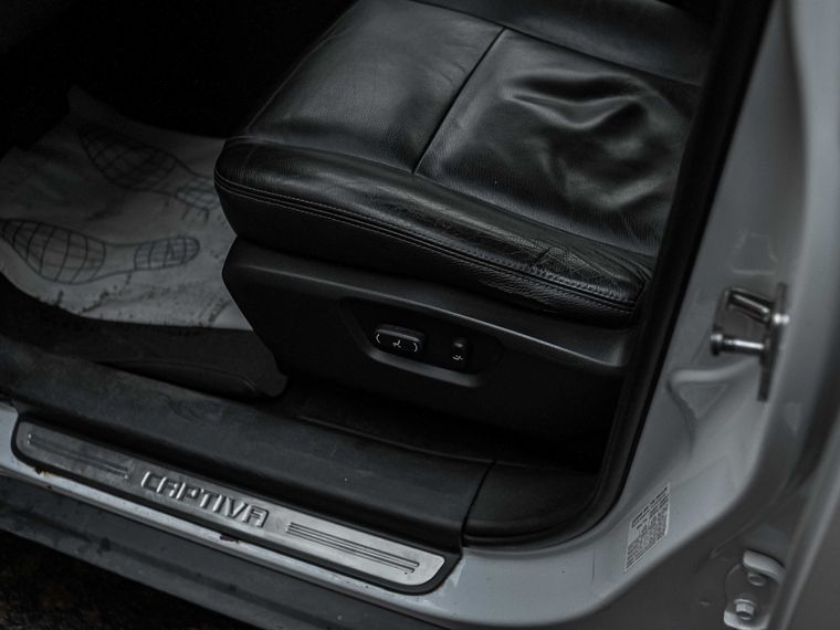 Chevrolet Captiva 2012 года, 202 145 км - вид 12